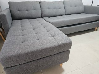 Sofá chaise longue gris tela. Oportunidad