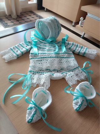 Conjunto Ropa Bebé Reborn Crochet Blanco y Turques