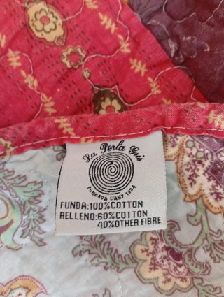 Edredón patchwork multicolor marca La Perla gris
