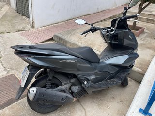 Vendo o Cambio Honda PCX 2023 Gris
