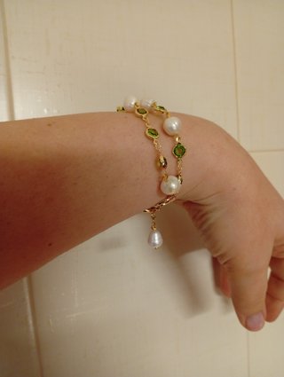 Bracciale perle fiume e peridoto sintetico