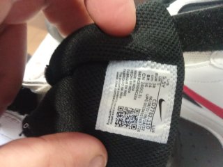 Zapatillas Nike Blancas y Rojas