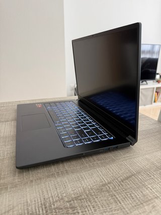 Portátil MSI Modern 15 A5M Negro Ryzen 7