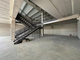 Nave industrial en venta en Cuevas - Ilustración en Ciempozuelos