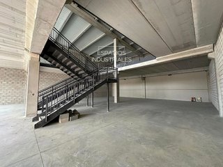 Nave industrial en venta en Cuevas - Ilustración en Ciempozuelos