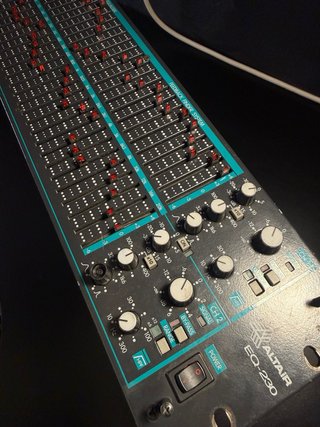 Altair EQ-230 Ecualizador Gráfico Dual
