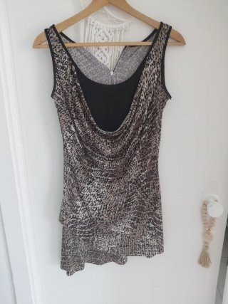 Conjunto 2 Camisetas Flores y Marrón Talla L