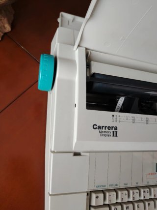 Máquina de escribir eléctrica AEG Olympia