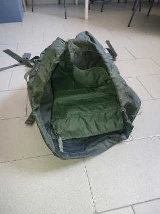 Zaino militare verde molto capiente