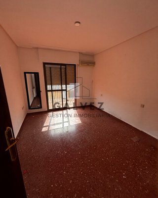 Se vende casa adosada para reformar en Bailén