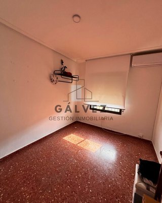 Se vende casa adosada para reformar en Bailén