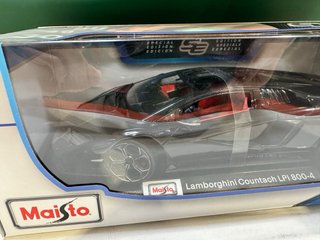 Maisto 1:18 Lamborghini Countach LPI 800-4
