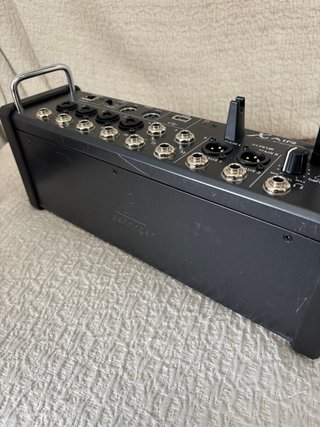 Mesa de mistura Behringer X AIR XR12