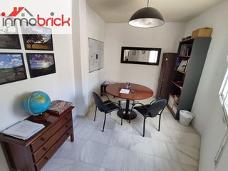 Oficina en alquiler en Lucena