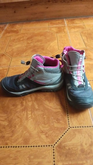 Botas niña trekking Quechua T35