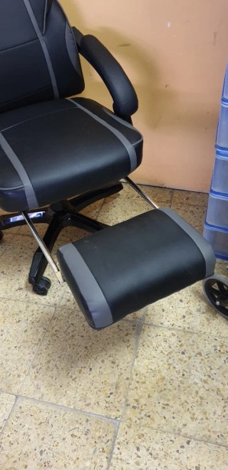 SILLÓN CON REPOSAPIÉS