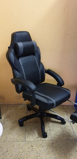 SILLÓN CON REPOSAPIÉS