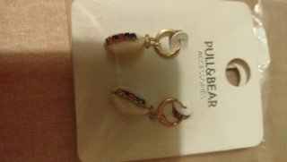 Pendientes largos y pequeños