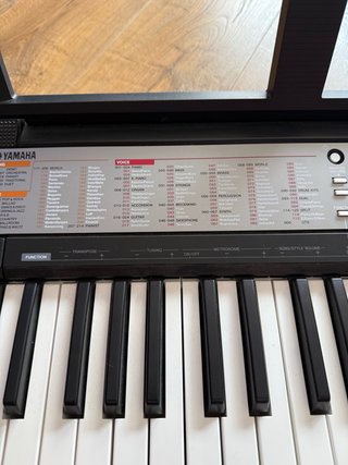 Teclado Yamaha PSR F50