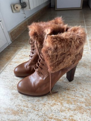 Botines de tacón de piel Latouche con pelo