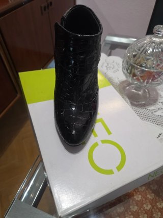 Botines charol negros