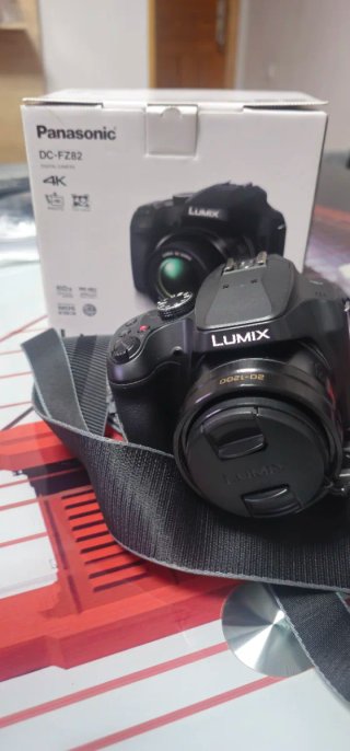 Vendo cámara Panasonic Lumix DC-FZ82, 4K.
