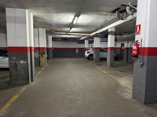 Garaje en venta en Centre en Badalona