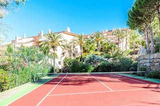 Piso en venta en Los Naranjos - Las Brisas en Marbella