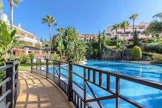 Piso en venta en Los Naranjos - Las Brisas en Marbella