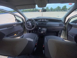 Peugeot 807 2008