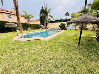 Chalet en alquiler en Playamar en Torremolinos