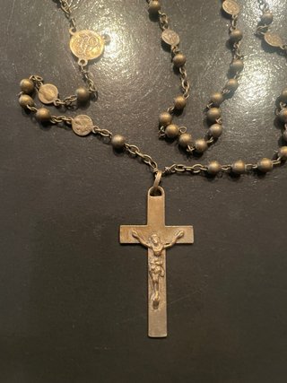 Rosario de plata con cruz