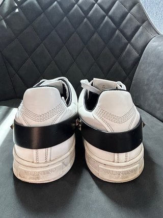 Sneakers Valentino Spike Backnet Bianche con dettagli