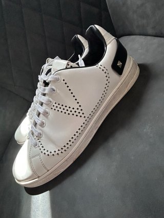 Sneakers Valentino Spike Backnet Bianche con dettagli
