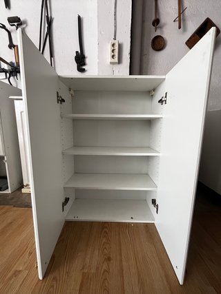 Armario Cocina Madera Blanca con Tiradores Dorados