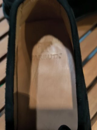 Zapatos FARRUTX negros ante con pedrería