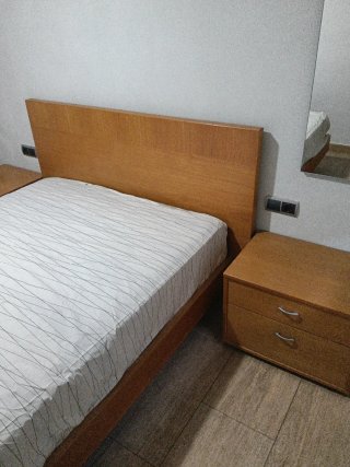 Cama Matrimonio + 2 Mesitas Madera