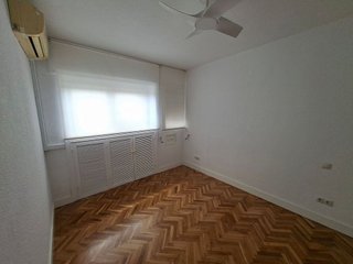 Piso en alquiler en Los Remedios en Sevilla