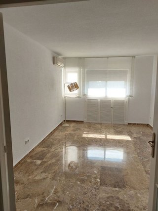 Piso en alquiler en Los Remedios en Sevilla