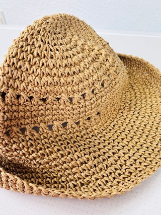 Sombrero de paja tejido