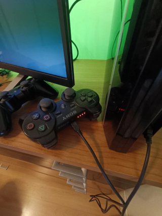 PlayStation 3 con 2 mandos