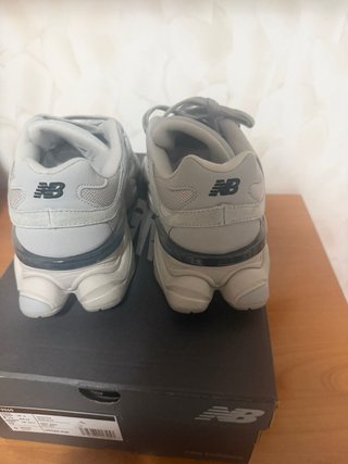 New Balance 9060 Grigio Argento Tg 42