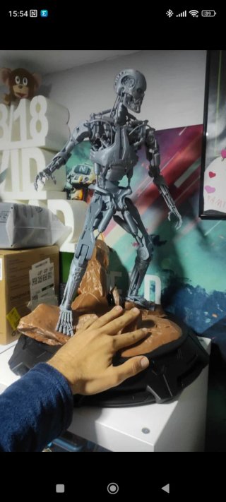 Figura Terminator T-800 3D con base