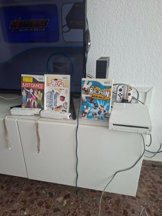 Consola Wii + 4 juegos.