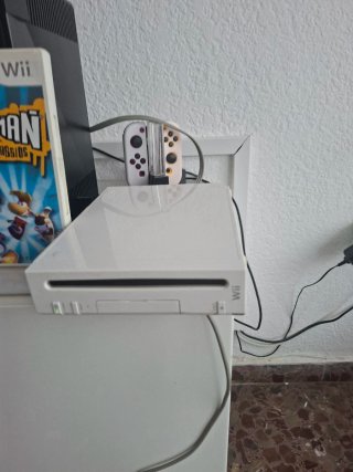 Consola Wii + 4 juegos.