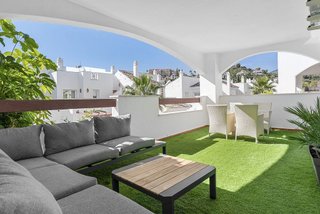 Piso en venta en Los Naranjos - Las Brisas en Marbella