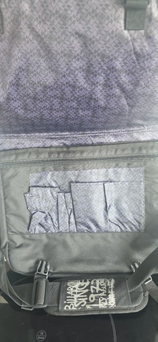 Bandolera Billabong Negra y Gris