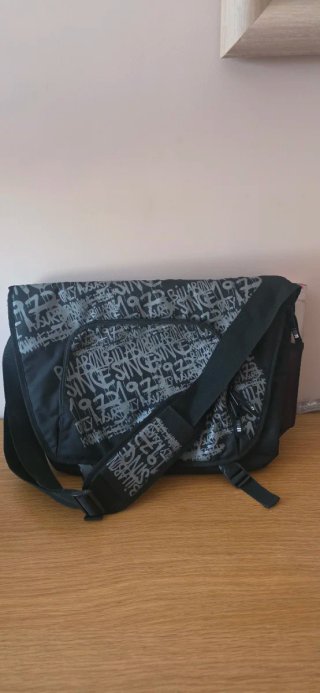 Bandolera Billabong Negra y Gris