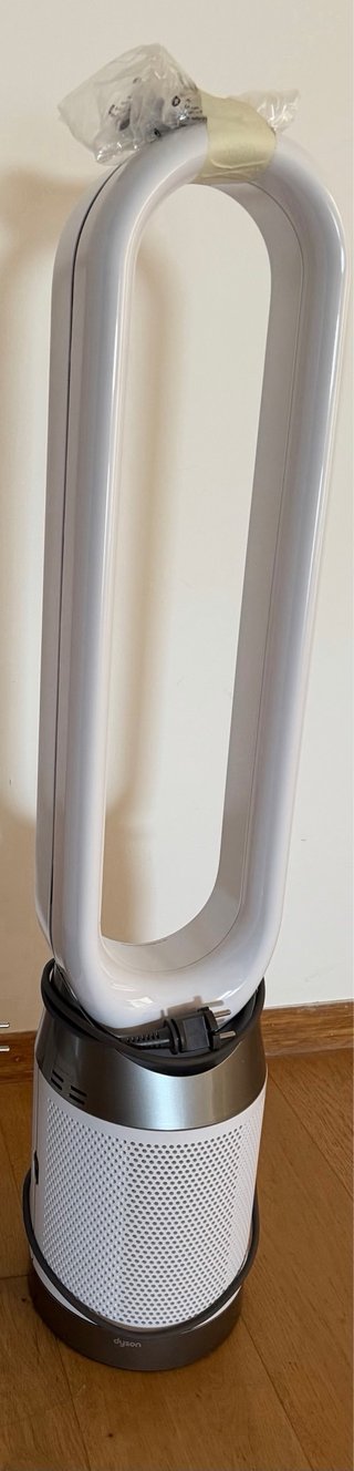 Purificador de aire Dyson gris y blanco