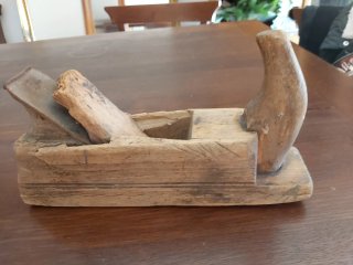 Pialla in legno antica